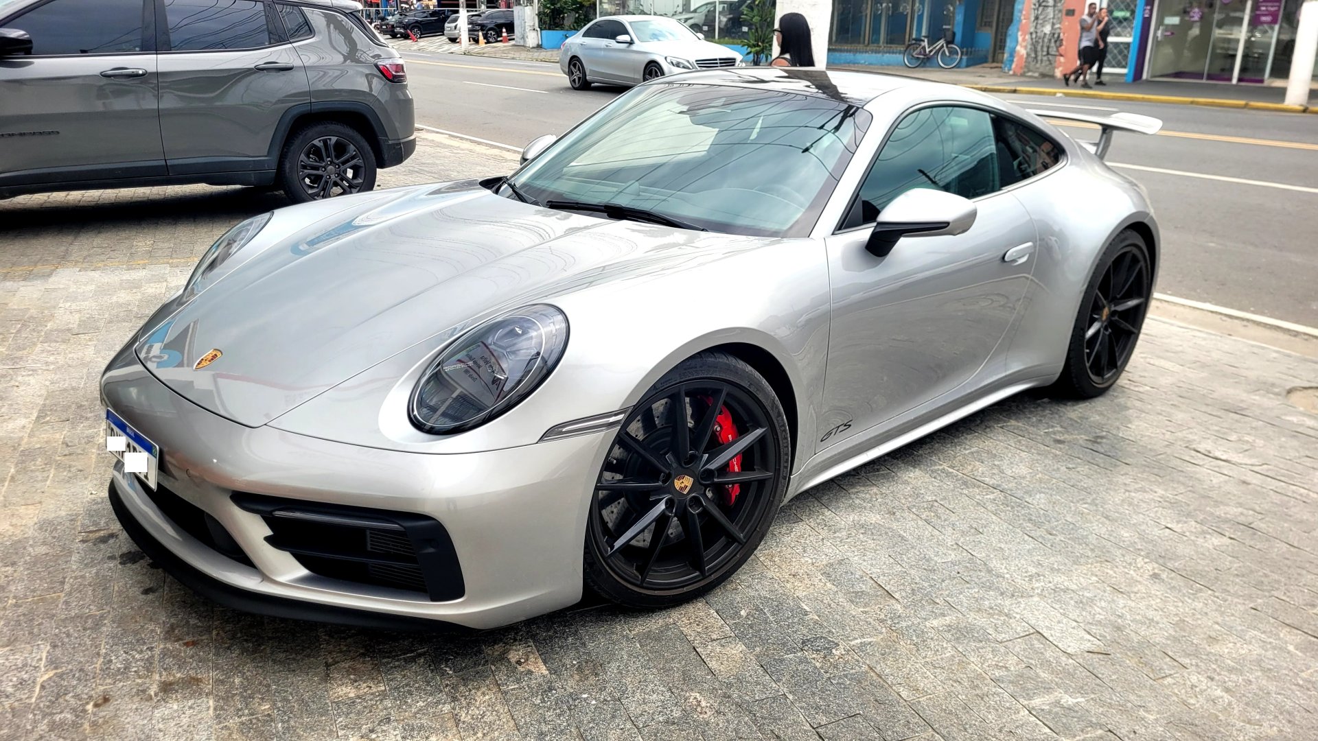 Porsche 911 992 4 GTS tração integral