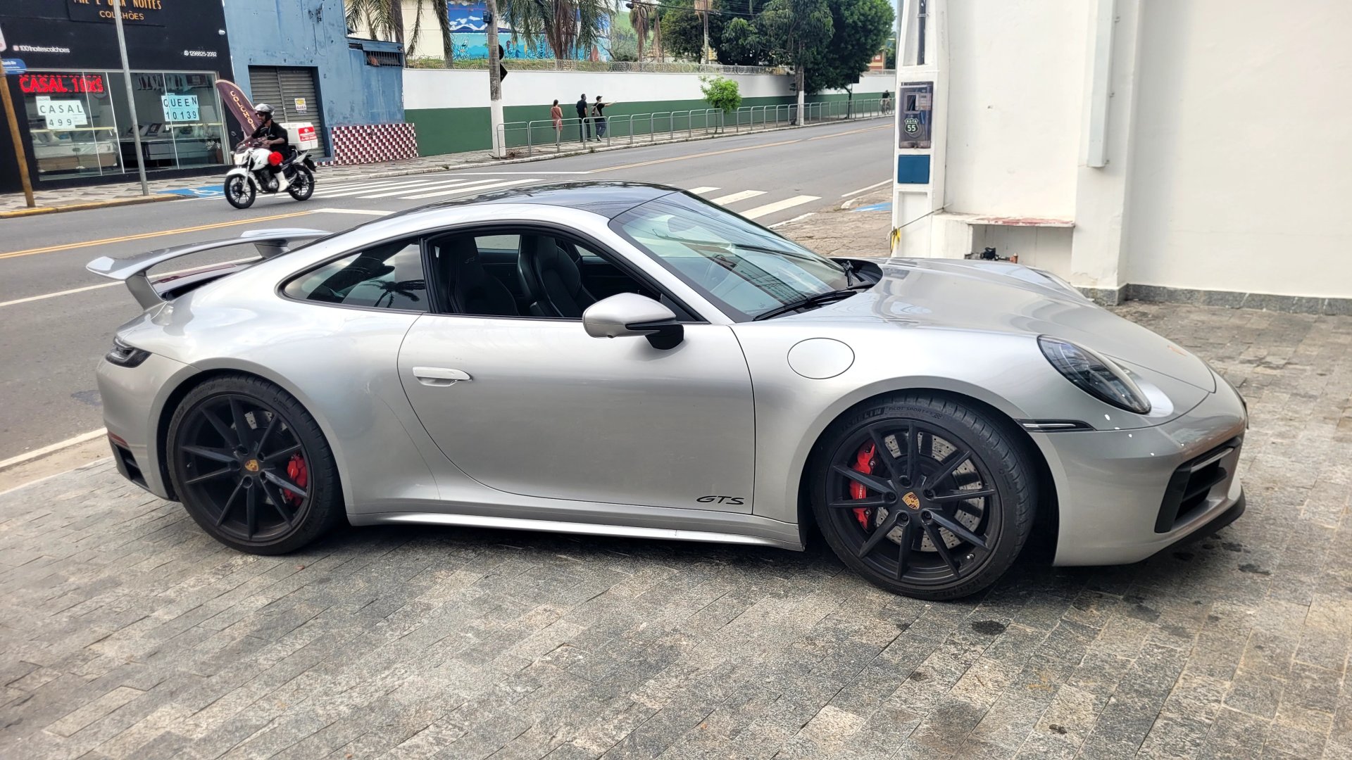Porsche 911 992 4 GTS tração integral