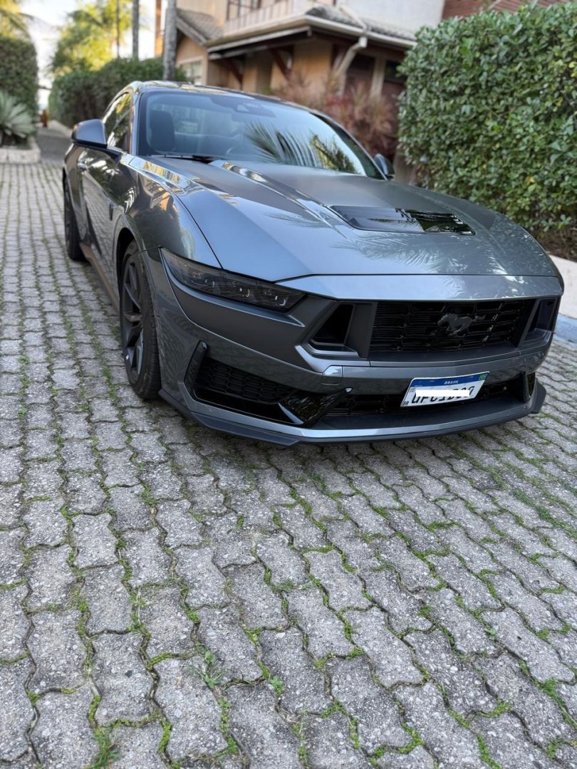 Mustang Dark Horse 2025 com 3.800 kms