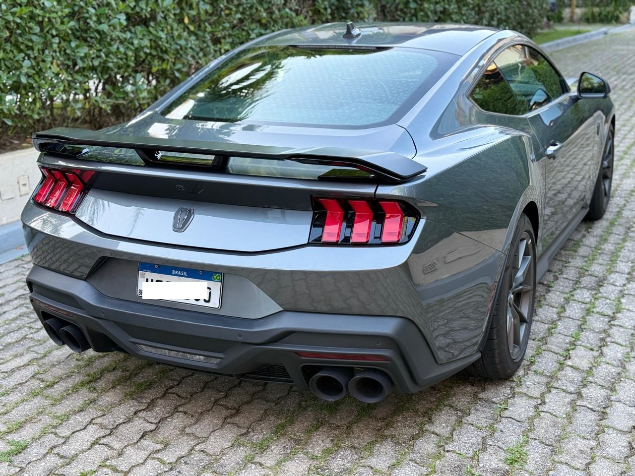 Mustang Dark Horse 2025 com 3.800 kms