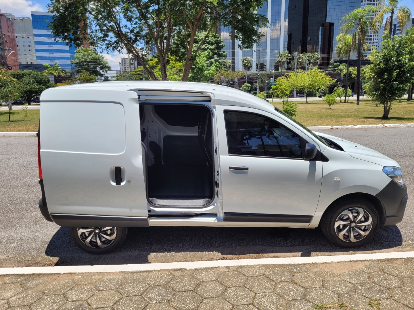 Renault Kangoo 1.6 Advanced Manual 2025