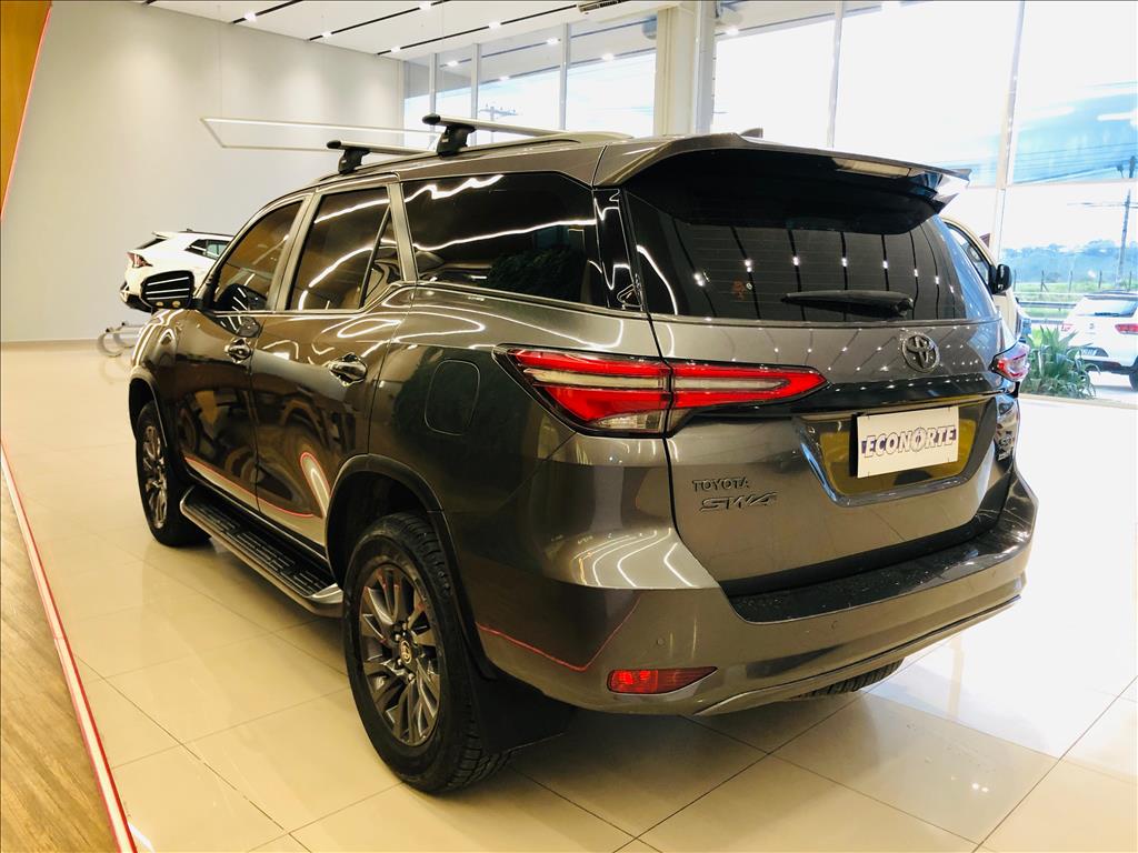 TOYOTA HILUX SW4 2022