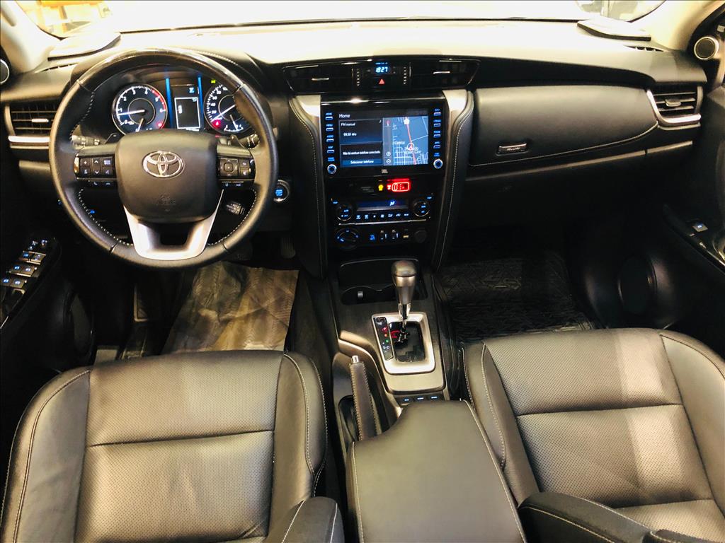 TOYOTA HILUX SW4 2022