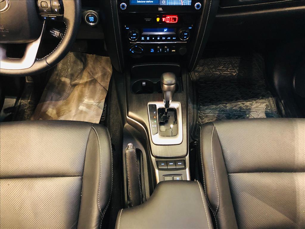 TOYOTA HILUX SW4 2022