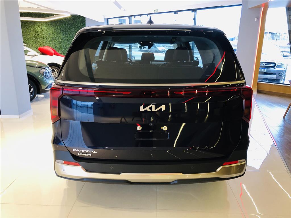 KIA CARNIVAL 2025