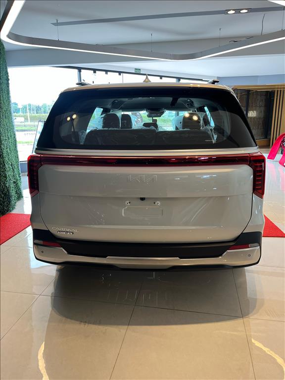 KIA CARNIVAL 2025