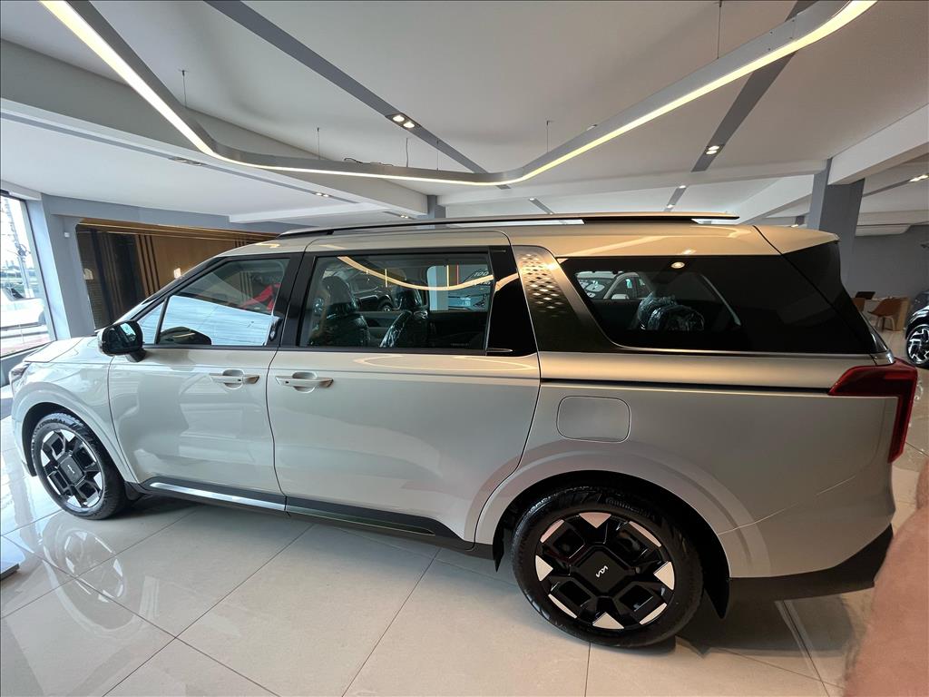 KIA CARNIVAL 2025